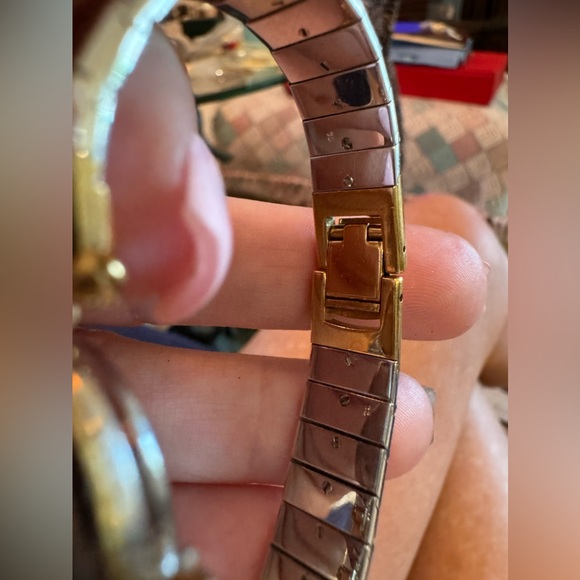 Christian Dior vintage watch! Lovely markings on clasp! Swiss 8025! - Picture 8 of 14